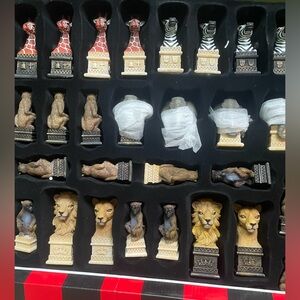 Ben Homer Wild Animal of Africa Complete Chess Set 32 pieces set